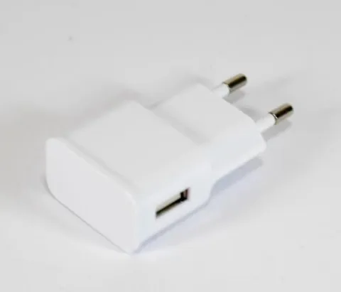 Мережеве зарядне AR-45 без упаковки (1USB 1A)