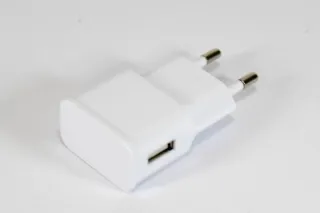 Мережеве зарядне AR-45 без упаковки (1USB 1A)